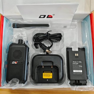 Bộ đàm DL T-586s công suất 5W, pin khủng 7500mAh dùng cực lâu, liên lạc ổn định 300m-2km. Thiết bị liên lạc lý tưởng cho nhà hàng, quán ăn, khách sạn, kho nhỏ. Giá tốt, giao hàng toàn quốc thumb