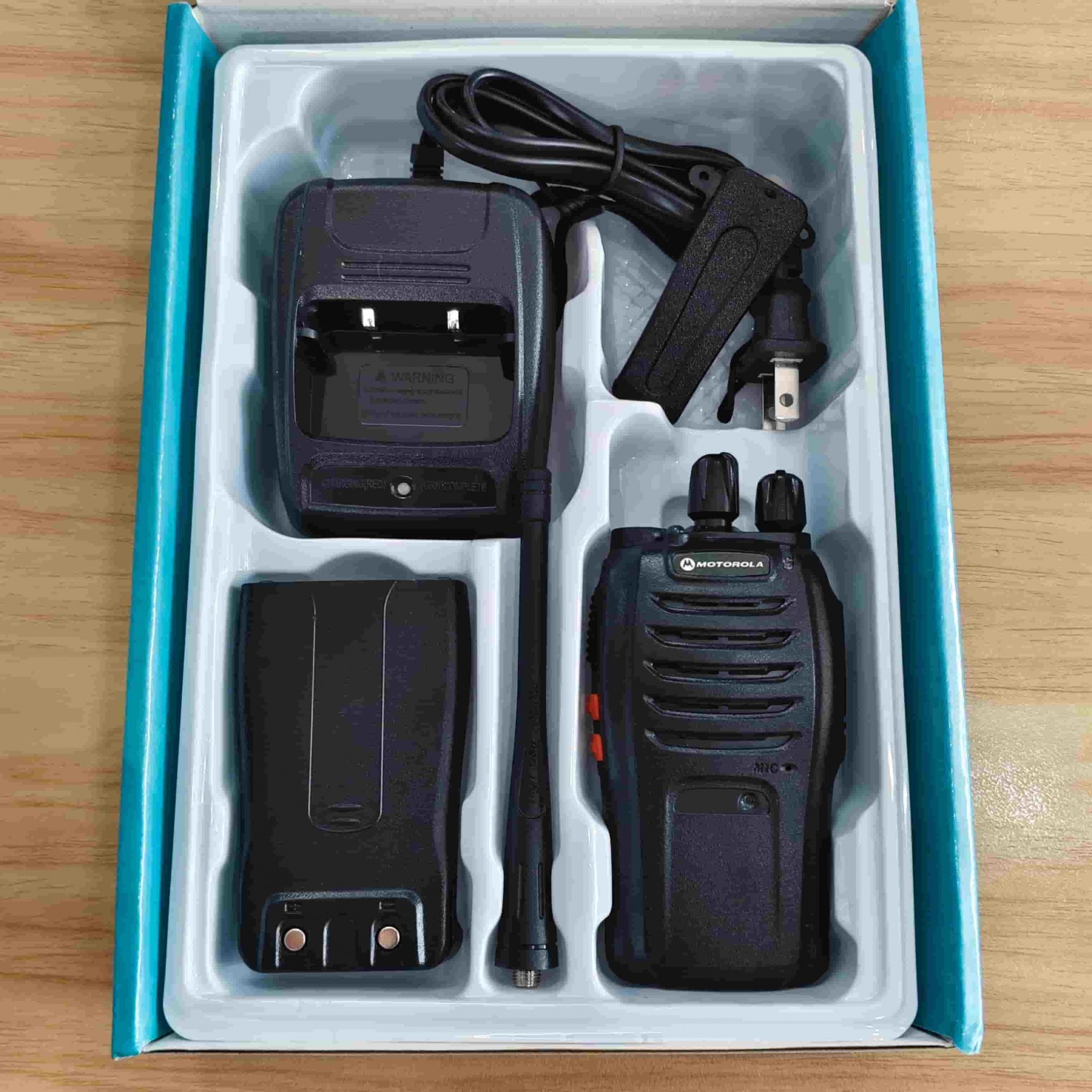 Bộ đàm Motorola AT-918 5W nhỏ gọn nhà hàng quán ăn